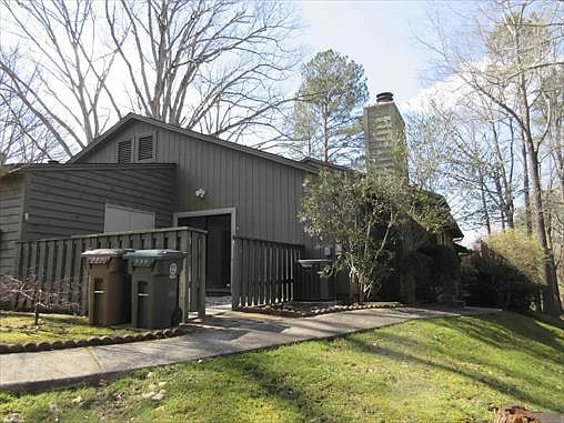 2nd image of 213 Clancy Cir