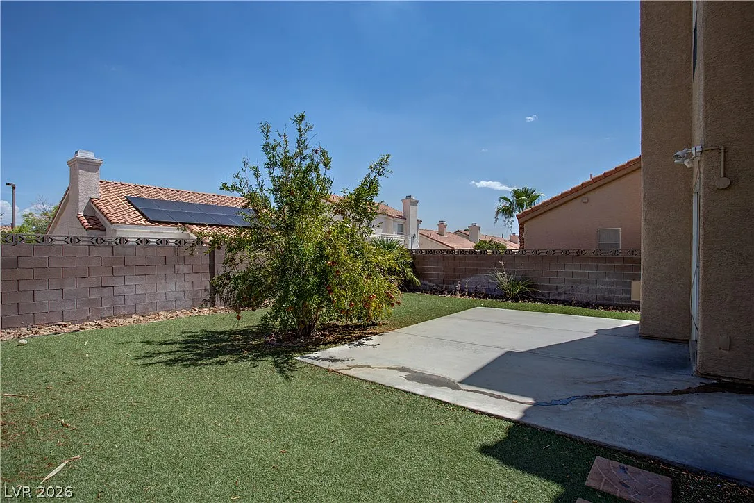 3 bed, 2.5 bath, 1731 sqft, $2,000 — Photo 4