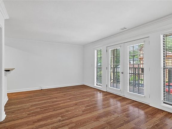 5th image of 4727 Jarboe St APT 104