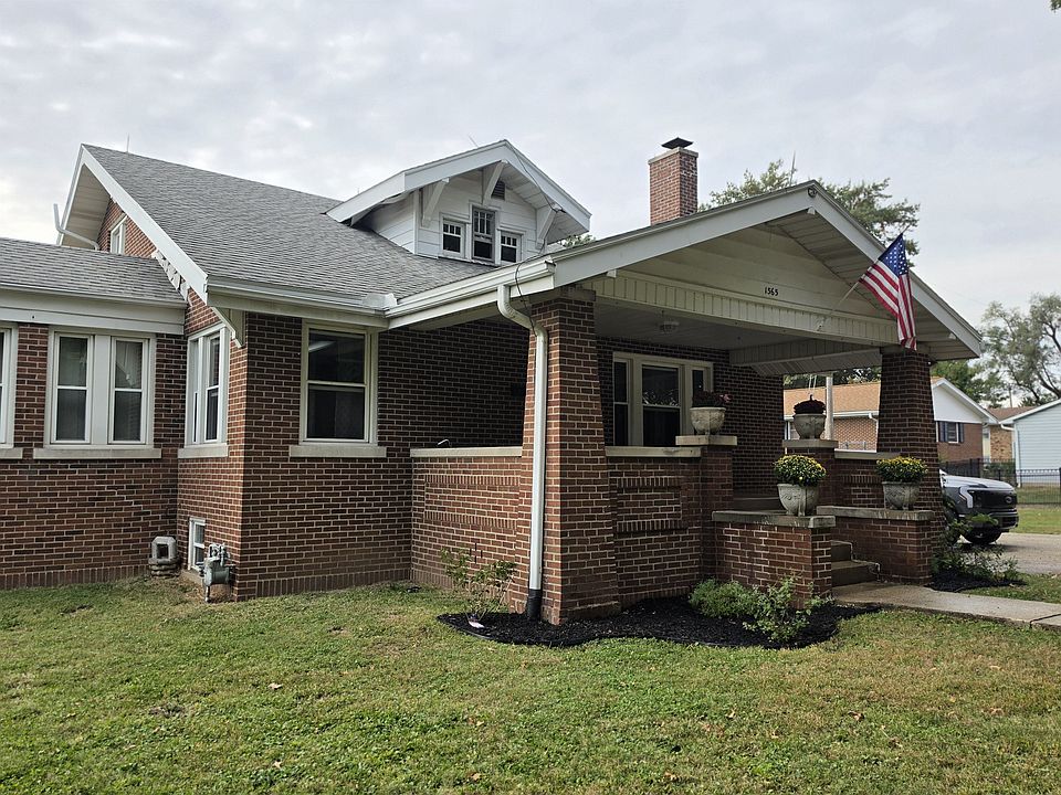 1st image of 1565 N Summit Ave