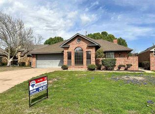 615 NW Waterford Dr, Lawton, OK 73505