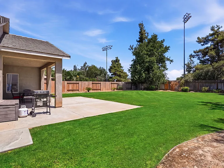 11505 Equinox Ave — Photo 33