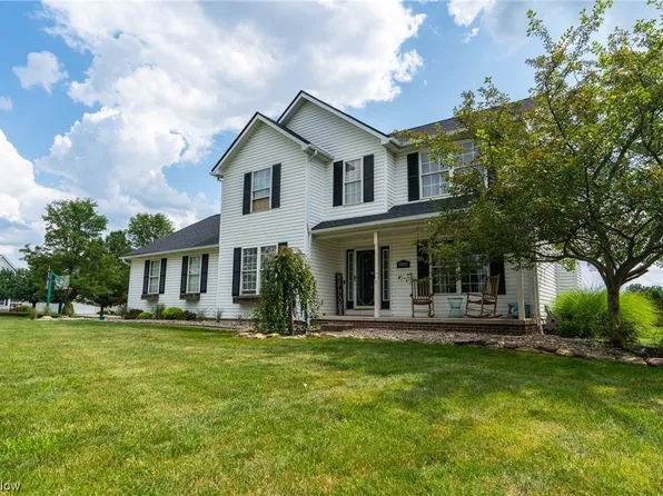 1002 Crosswyck Cir, Louisville, OH 44641