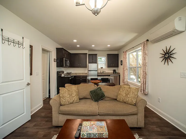 28B Madeline Ave — Photo 6
