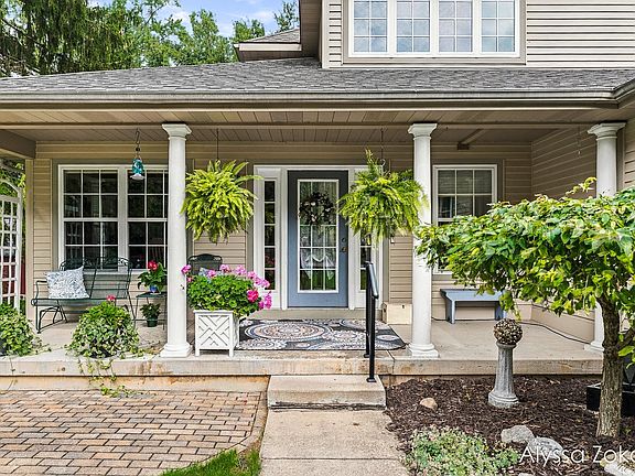 3rd image of 2739 Wellspring Ct NW