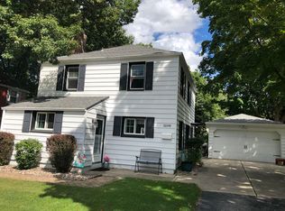 5598 Apricot Ct, Greendale, WI 53129