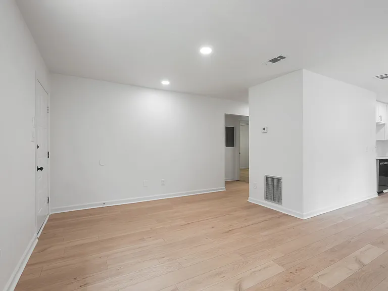 2142 Corinne St #D — Photo 4