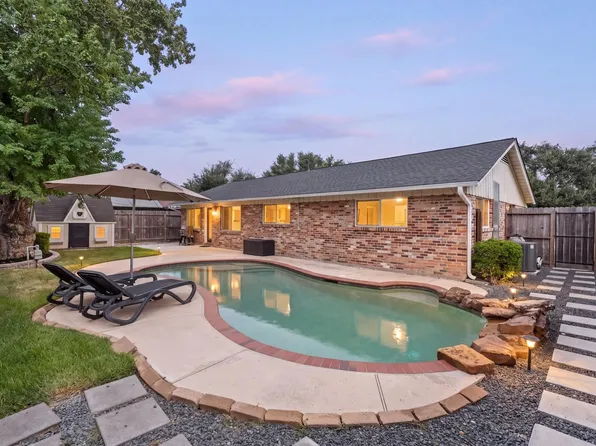 2302 Willowby Dr, Houston, TX 77008