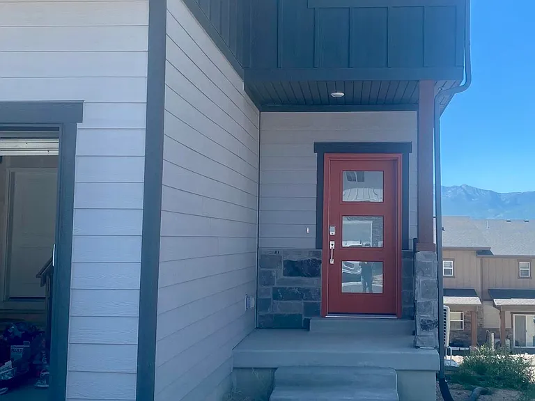 2377 N Wildwood Ln — Photo 2