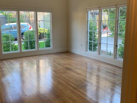 3rd image of 4121 Greenwood Ave APT 1