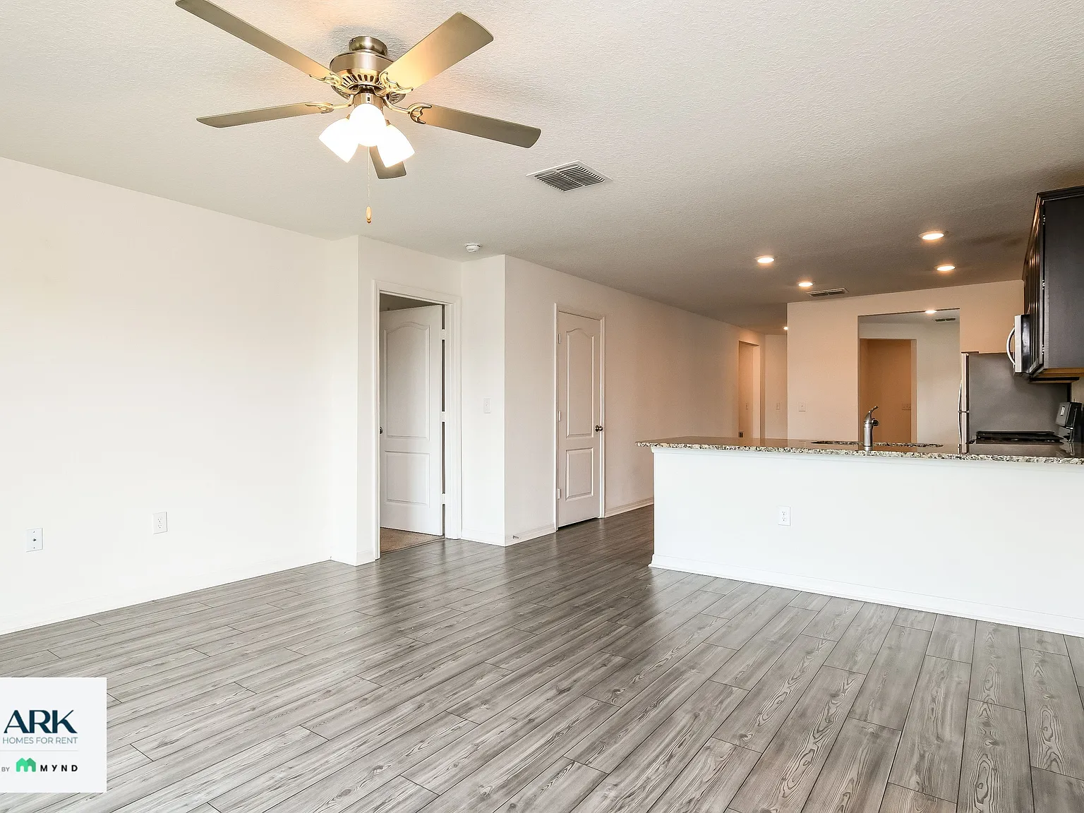 3 bed, 2.0 bath, 1541 sqft, $1,863 — Photo 2
