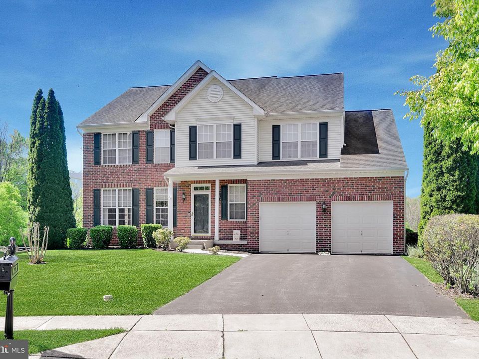 1st image of 3947 Sweet Briar Ct