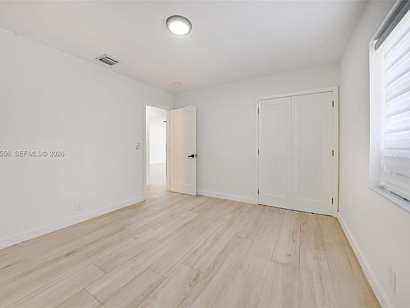 4th image of 716 SW 5th Ave