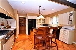 5th image of 343 Tamerlaine Dr