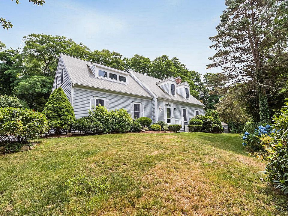 2nd image of 20 Village Ln