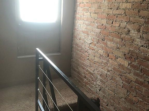 5th image of 401 Howard St