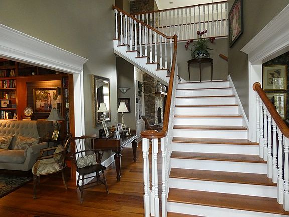 3rd image of 723 Forest Lake Dr