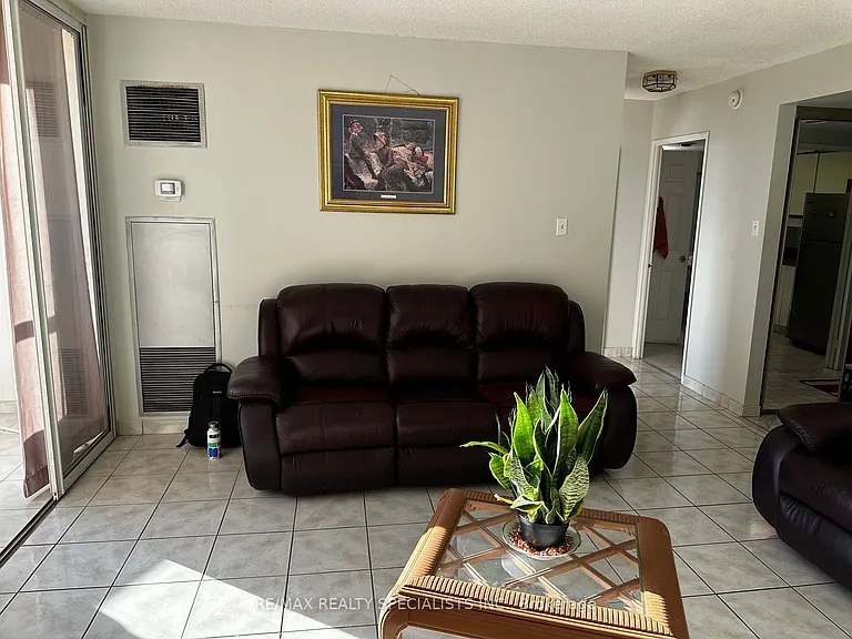 6 Humberline Dr #319 — Photo 2