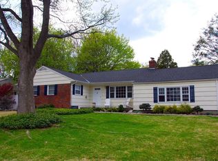 10 Salem Dr, Stony Brook, NY 11790