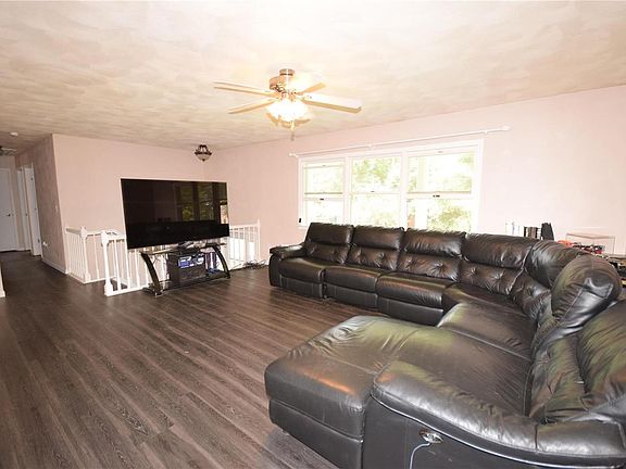 2nd image of 620 Andra Dr