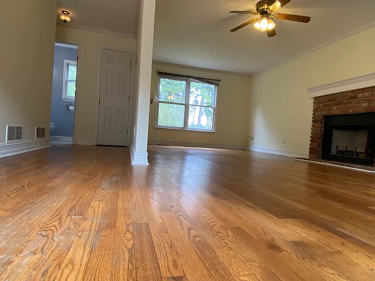 1188 Westchester Dr — Photo 4