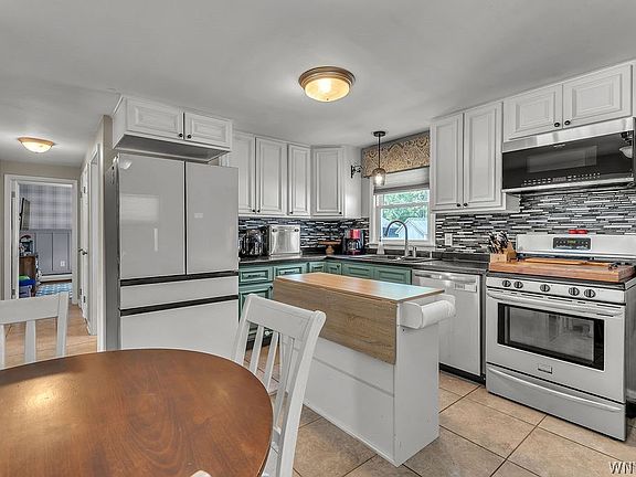3rd image of 60 Park Ave