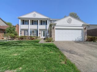 1581 Trail Dr, Trenton, MI 48183