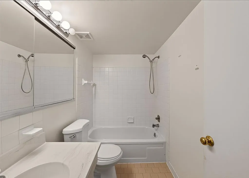 2 bed, 1423 sqft, $2,150 — Photo 4