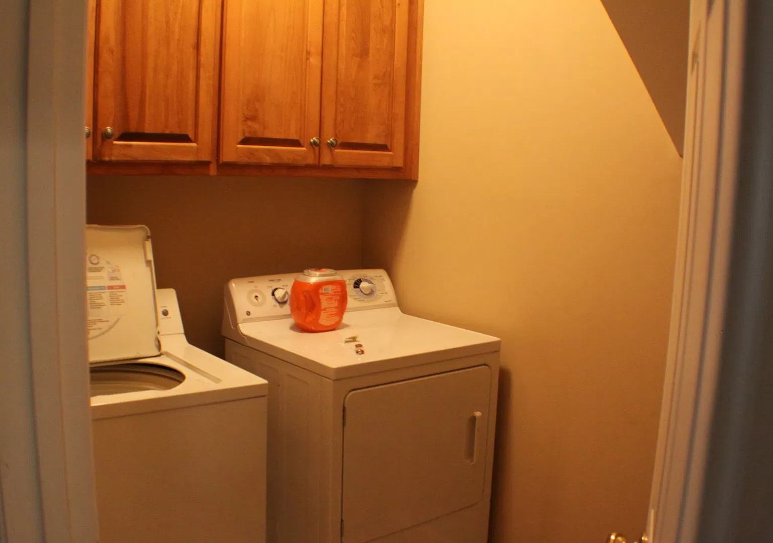 Beautiful Single Family Home - 4 Bedrooms & 2 Full Baths! — Photo 2