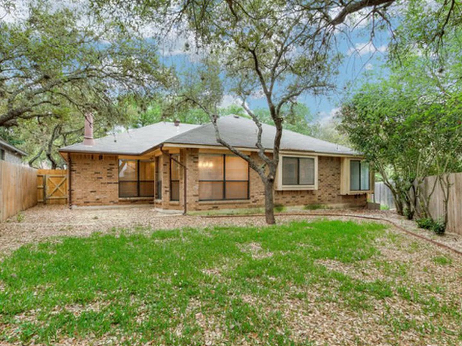 11823 Freelan Dr — Photo 2