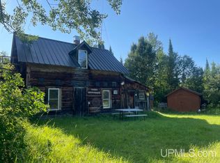 10240 S Laird Rd, Pelkie, MI 49958