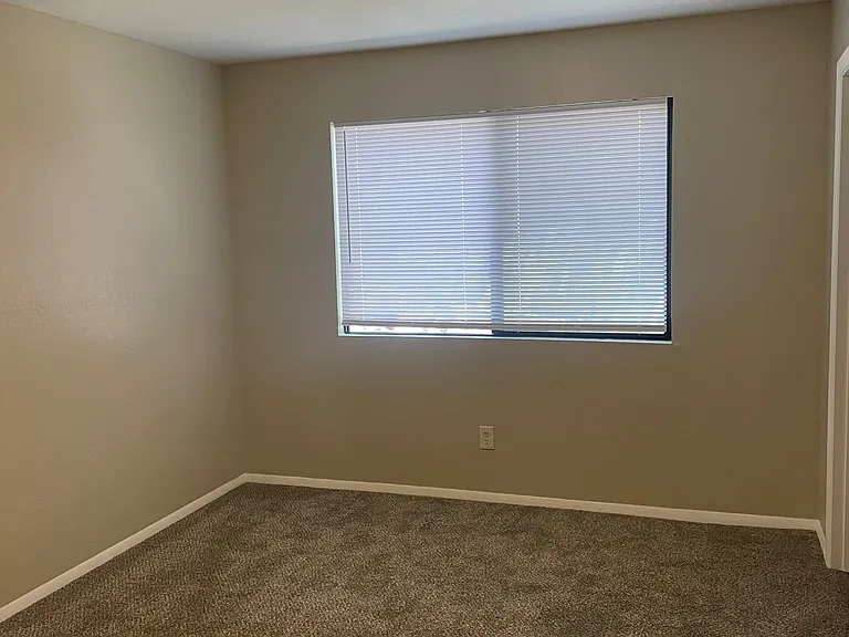 490 Highland Ave #10 — Photo 7