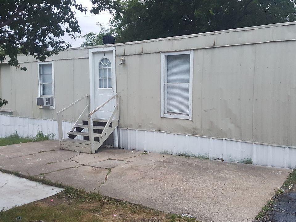1st image of 2440 Highland Pl