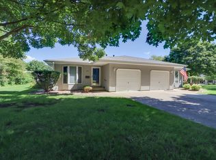 695 E 2nd St #A, El Paso, IL