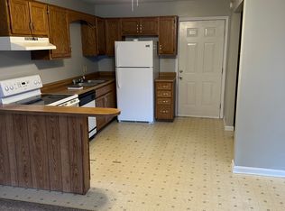 210 W Main St APT 9, Hodgenville, KY 42748