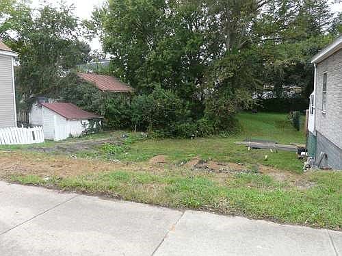 2nd image of 119 W Thomas St