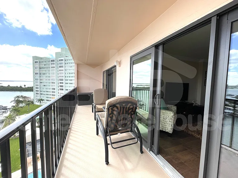 51 Island Way #906 — Photo 6