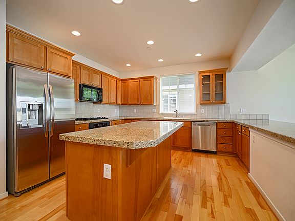 5th image of 1679 NE Juneberry St #1679