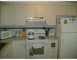 3rd image of 1363 Mission Cir