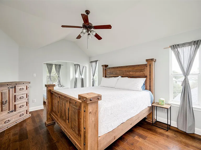 1802 Village Oak Ct — Photo 18