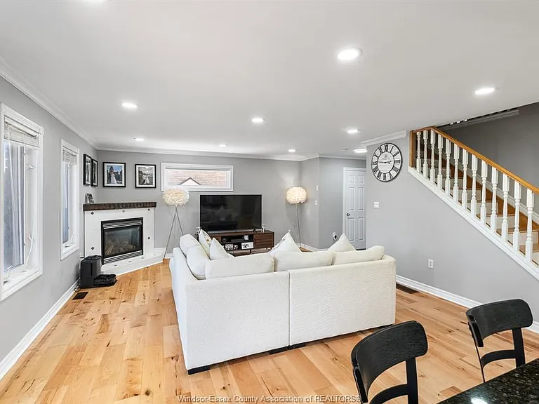 1376 Lakeview Ave — Photo 17
