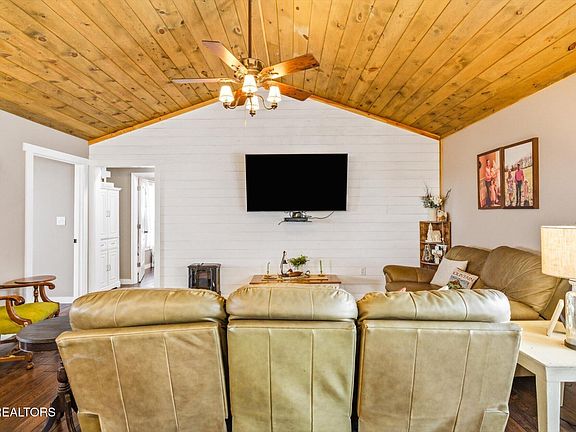 15th image of this home