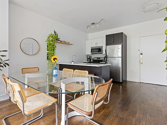 2nd image of 59 Hawthorne St APT 4A