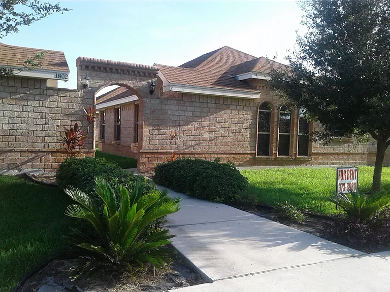 1802 Upland Dr #2 — Photo 17