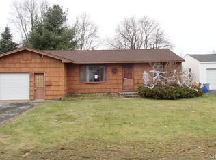 209 Hanover Ave, Liverpool, NY 13088