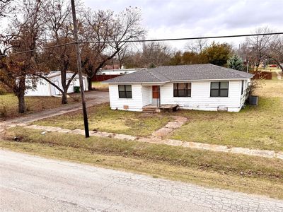 413 N Washington St, West, TX, 76691