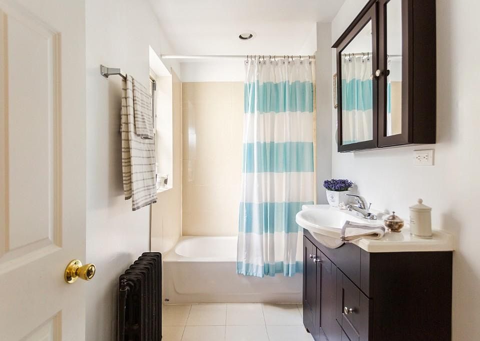 1st image of 902 W Argyle St #4G