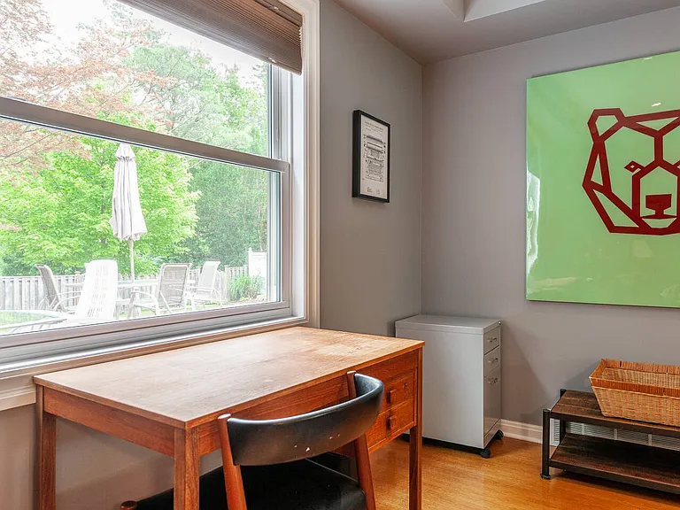 8 Meridene Cres E — Photo 4