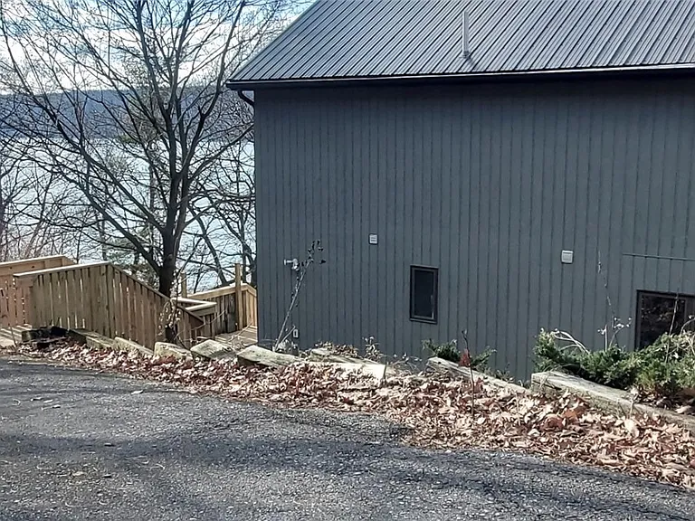 1308 E Shore Dr — Photo 8