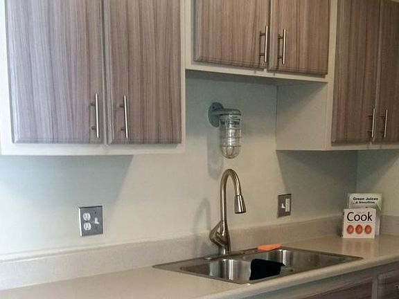 2nd image of 333 W Marshall St APT 2